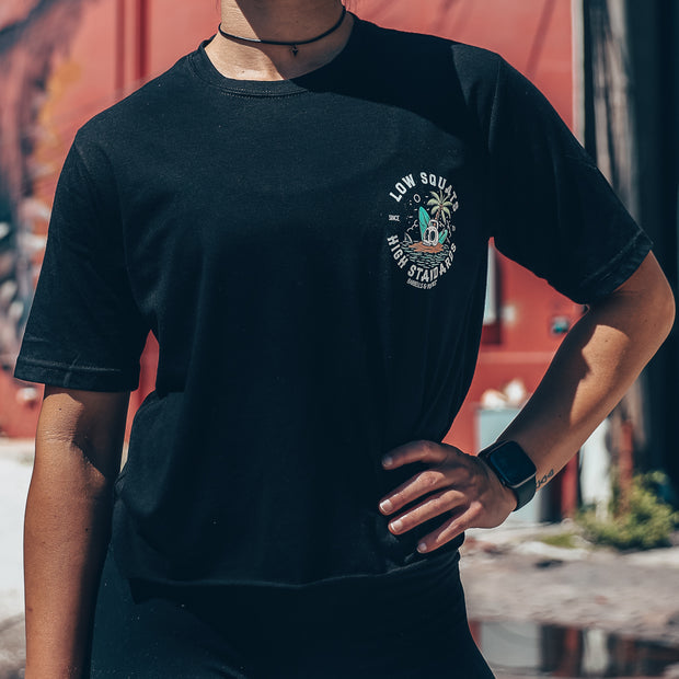 black crop tee with skull island design